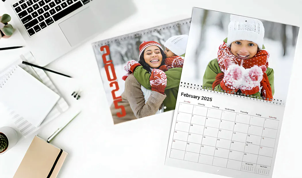Gepersonaliseerde Muurkalender|Gepersonaliseerde muurkalender 2025 met hartverwarmende familiefoto's; perfect voor een uniek en gekoesterd aandenken.|Gepersonaliseerde A3-A5 muur-, bureau- en keukenkalenders; met jouw foto's. Verkrijgbaar in verschillende maten.|Gepersonaliseerde muurkalender met een foto van een stel, data van juli 2025 en ruimte voor persoonlijke foto's. Creëer jouw op maat gemaakte herinneringsbewaarder!|Gepersonaliseerde kalender 2025: voeg je foto's en evenementen toe, kies uit 150+ lettertypen en creatieve lay-outs. Creëer jouw perfecte jaar!|Gepersonaliseerde muurkalender 2025: speelse stel foto, januari weergave, ruimte voor jouw evenementen.