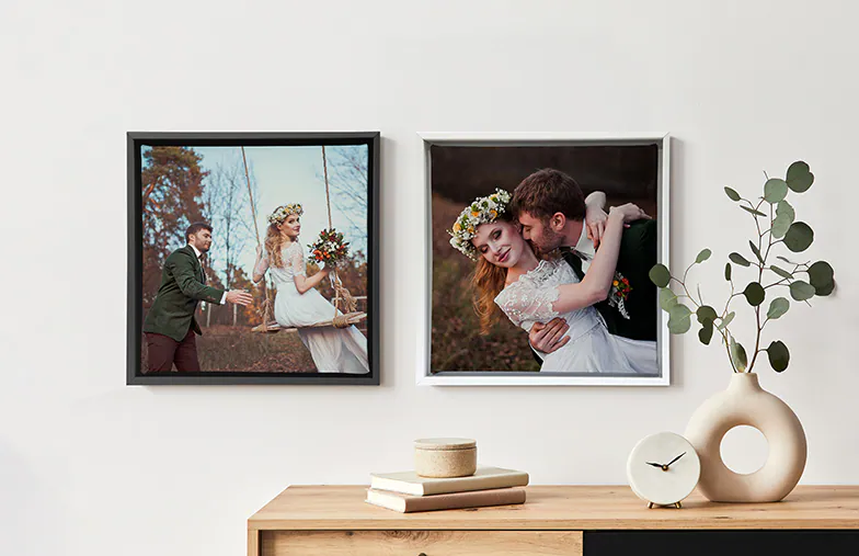 Gepersonaliseerde Foto Canvas Prints door Printerpix|Canvas Prints|canvas print maten|moeder die liefdevol haar kleine zoon kust op canvas print|galerijmuur van canvas prints|Canvas print van een stel dat van hun vakantie geniet|||||