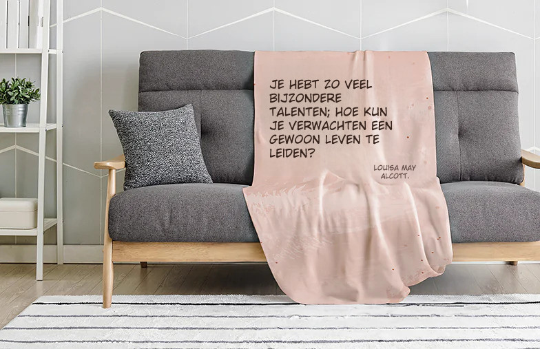 Mink Touch Fotodeken van Printerpix|Gepersonaliseerde Dekens|Grote fotodeken op tweepersoonsbed met foto van meisje|Fotodeken afbeelding met groottevergelijking|Fotodeken zwart-wit collage afbeelding||||||
