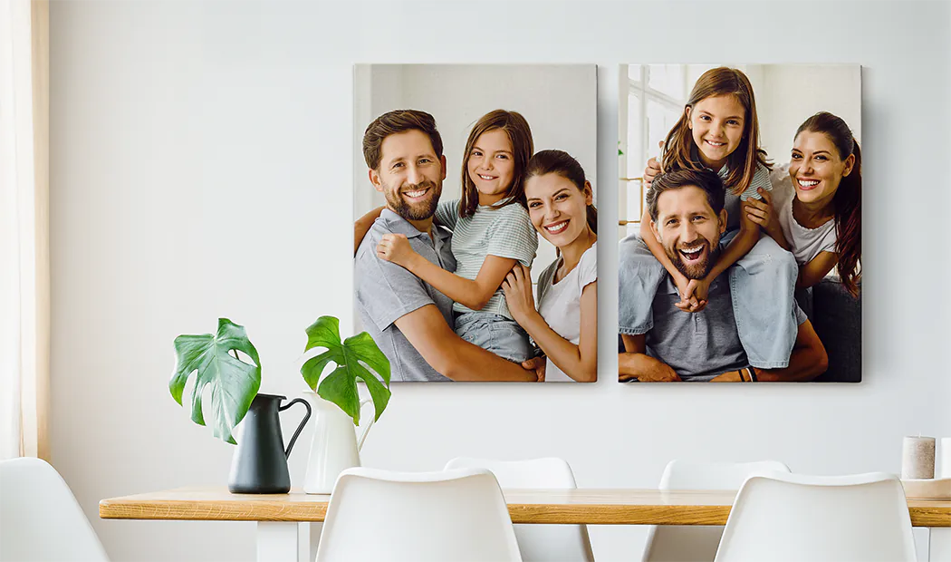 Gepersonaliseerde Foto Canvas Afdrukken van Printerpix|Collage canvas afdruk van twee verheugde vrouwelijke vrienden|canvas afdrukformaten|moeder die haar kleine zoon liefdevol kust op canvas afdruk|galerijmuur van canvas afdrukken|Canvas afdruk van een stel dat van hun vakantie geniet|||||